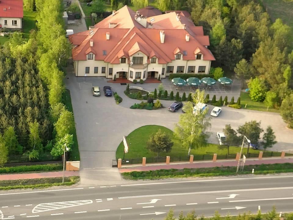 Hotel Maxima Wolanów Extérieur photo